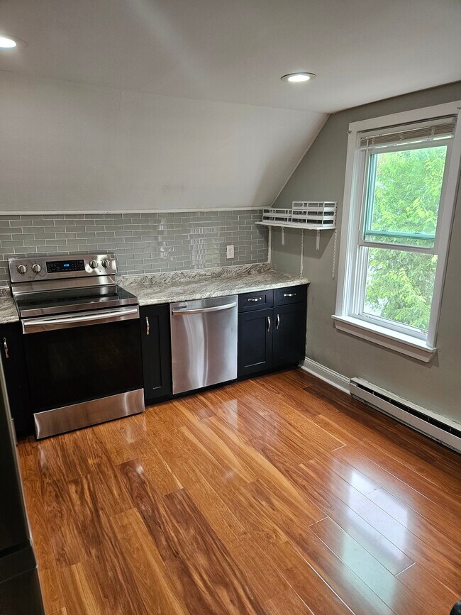 19 Elizabeth St Unit 3