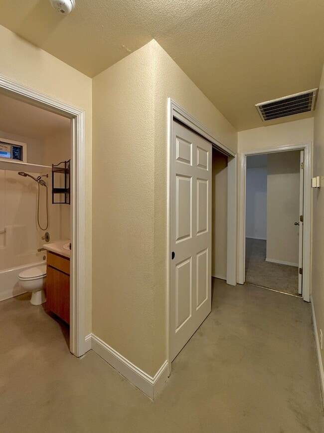 Photo - GO929-Lotti, Carole Kelly Unit C