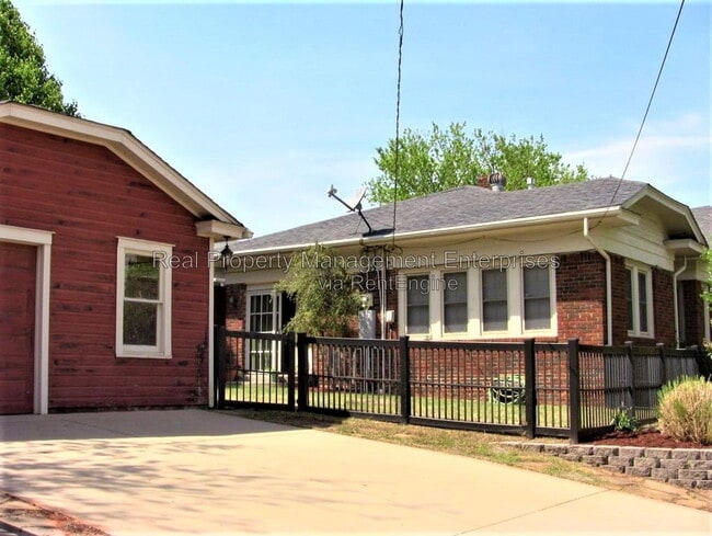 500 NW 35th St