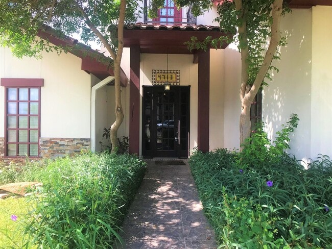 Photo - 4Bed/3.5Bath WITH A POOL Now available in Mcallen TX (Taylor and 495)