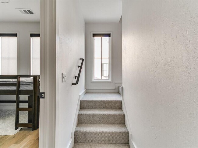 Photo - 920 Pedalers Ln