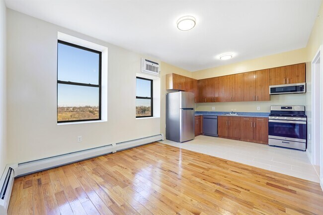 Photo - 520 Belleville Ave Unit S406