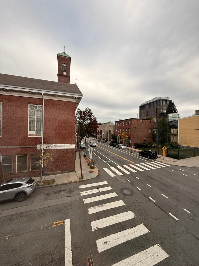 Photo - 337 Cambridge St Unit 2