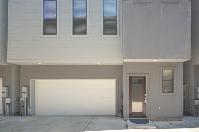 Photo - 2105 Hadley St