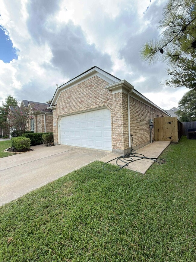 Photo - 9531 Summer Run