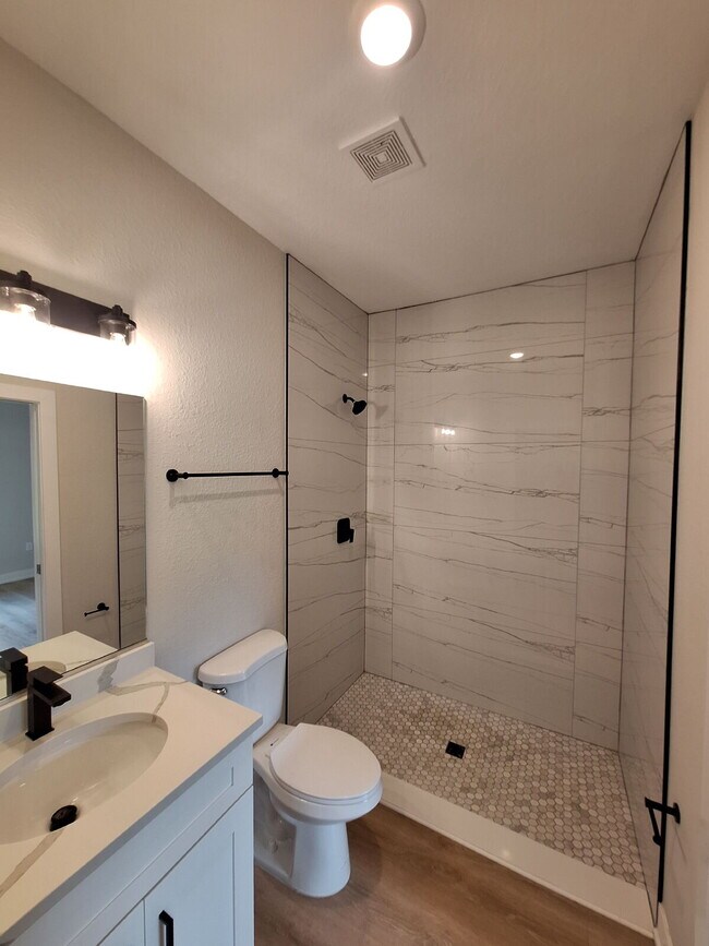 Photo - Available with ZERO DEPOSIT MOVE-IN!
