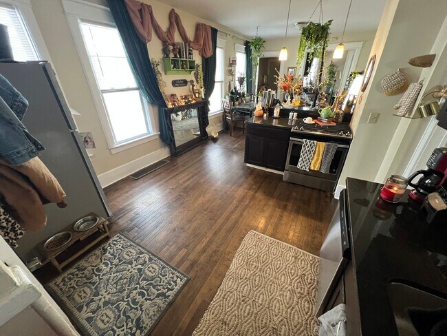 Photo - 506-08 E. Locust St. Unit Lower