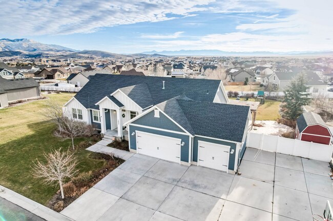 Photo - Beautiful 6-Bedroom Home in Eagle Mountain!
