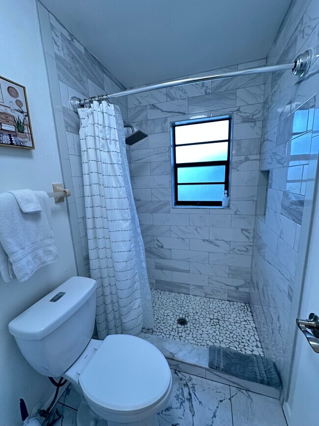 Photo - 188 Boundary Blvd