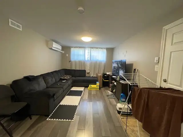 Building Photo - 104 Katherine Av