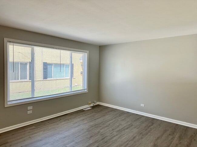 Photo - 1721 E Roosevelt Rd