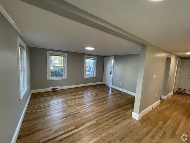 Building Photo - 28 Linden Ave Unit 1 Rental