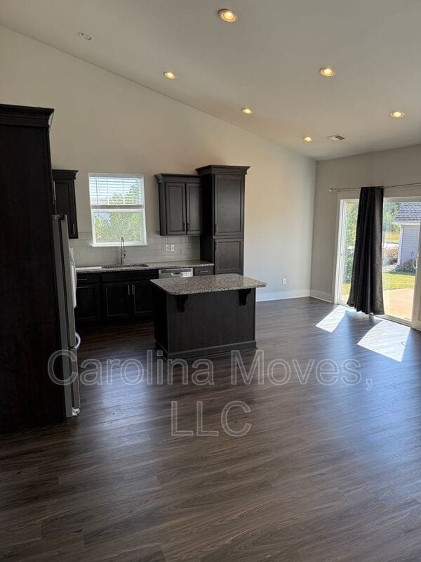 Photo - 129 Foxbank Cir