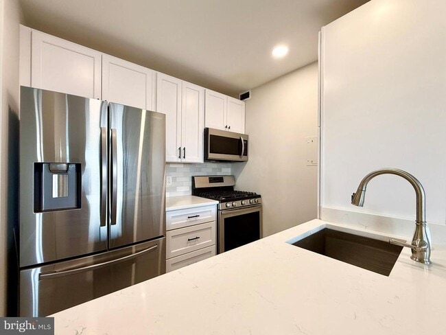 Photo - 4141 Henderson Rd Unit 715