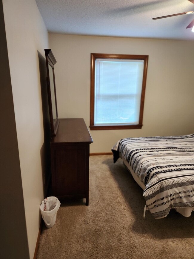 Photo - 14310 S Kaw Dr