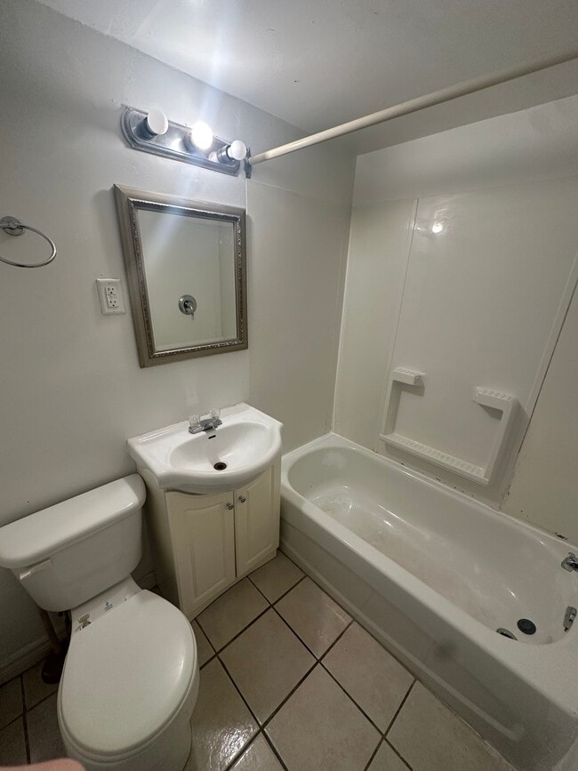 Photo - 63 Caledonia Rd Unité 8