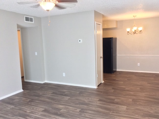 Photo - Yukon Heights Apartments