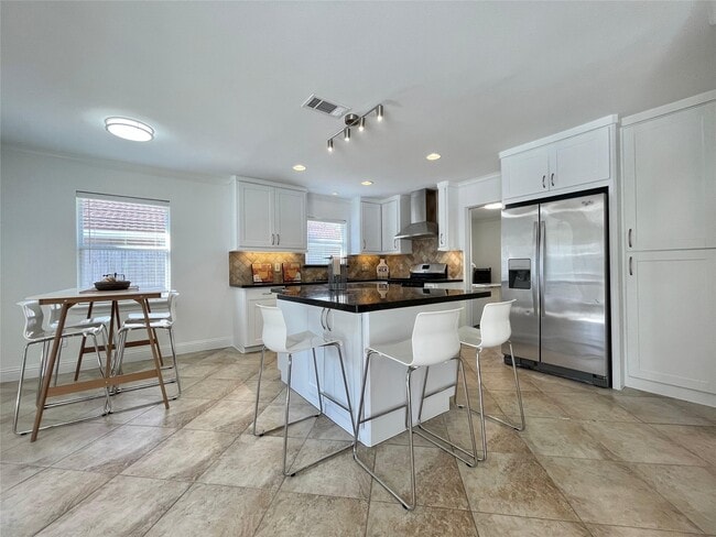 Photo - 5711 Belrose Dr