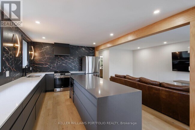 Photo - 33 Cog Hill Dr