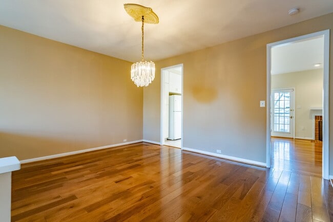 Photo - Luxurious 3 Bed 3 Full 1 Half Bath Brick Townhome In Beautiful Gresham Place