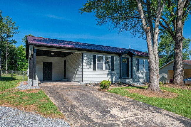 Building Photo - Remarkably Renovated Ranch in the Heart of Maiden!