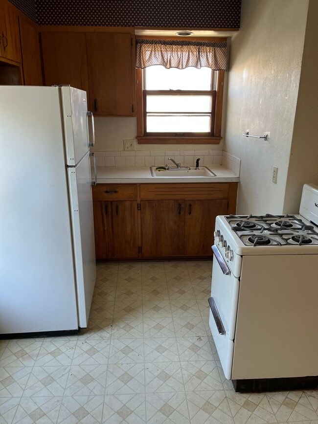 Photo - 320 S 17th St Unidad = 320 S 17th Street #2