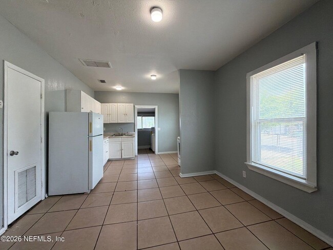 Photo - 7210 Elwood Ave