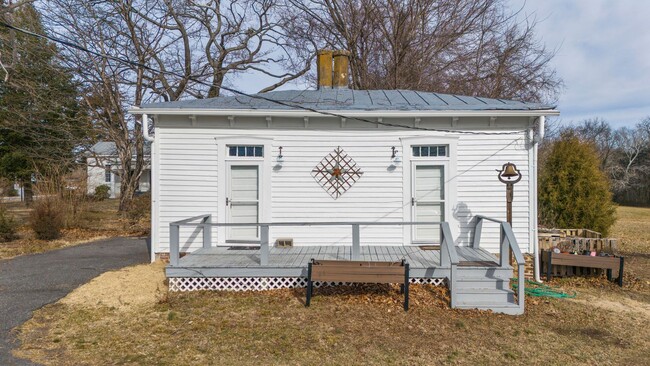 Unique Schoolhouse Turned 1-Bedroom Cottage! - Unique Schoolhouse Turned 1-Bedroom Cottage!