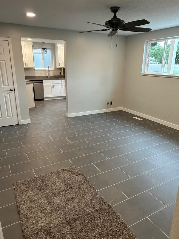 2536 S 700 E Unit 1
