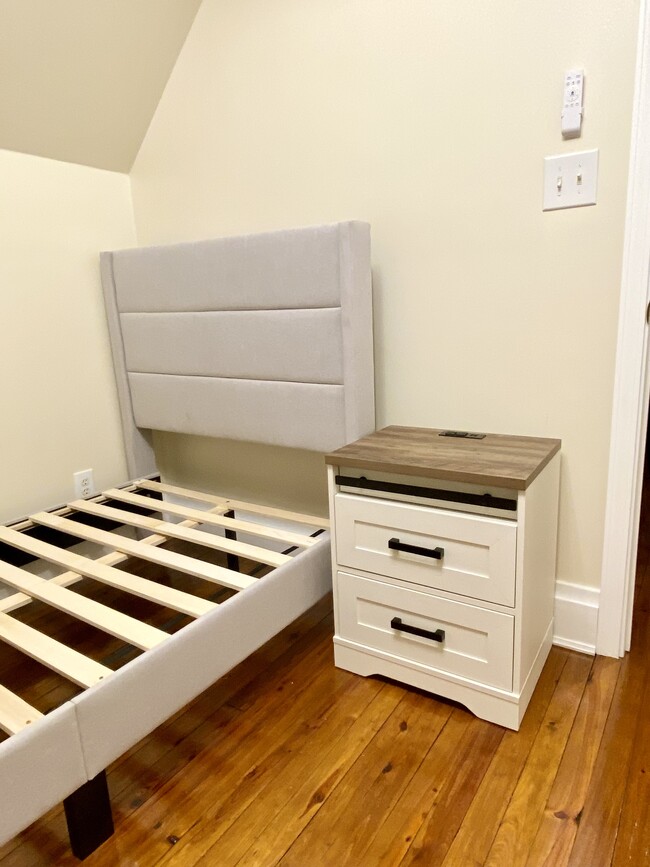 Photo - 1372 Neil Ave