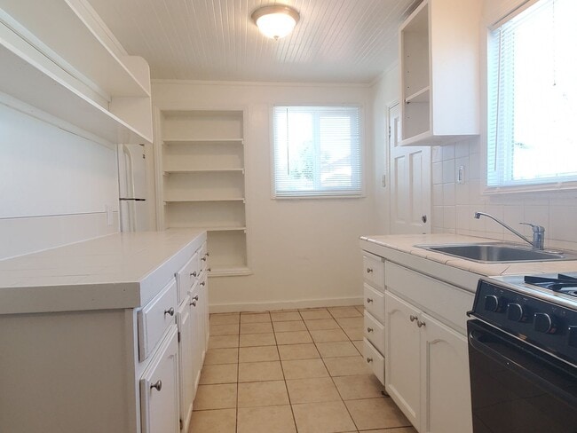 324-342 S Buena Vista Ave