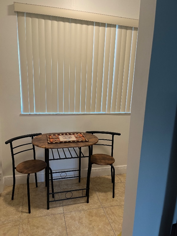 Photo - 147 N Kendall Dr