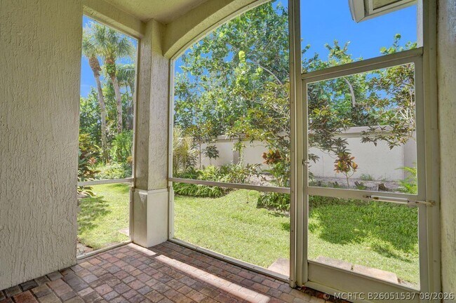 Photo - 606 W Circle Dr