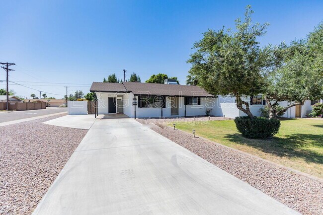 Photo - 1305 W Romo Jones St