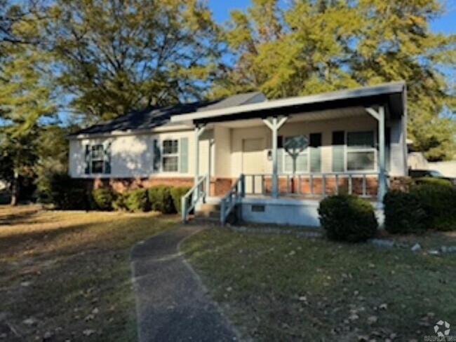 Building Photo - 944 Truman St NW Rental