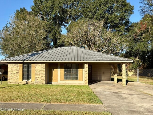 Building Photo - 308 Nashua Dr