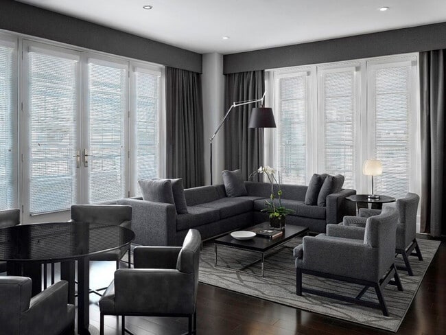 Building Photo - 801 17th St NW Unit ID1373177P