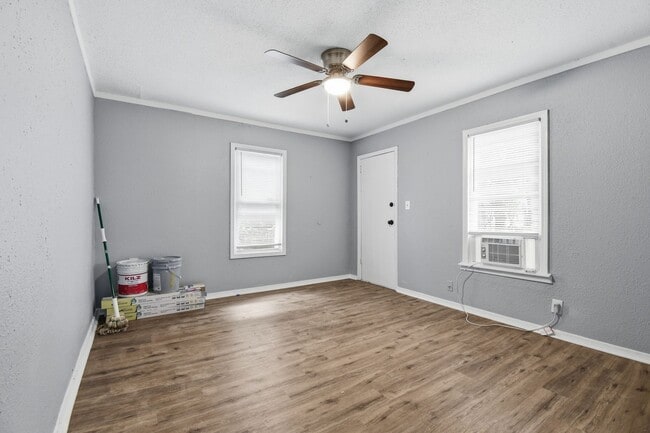 Photo - Newly Remodeled | 3 Bed | 1 Bath | Tulsa | Available Now