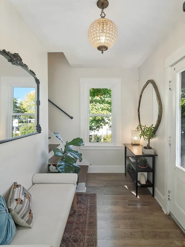 Photo - 114 Harrison St
