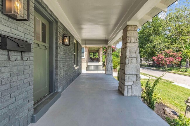 Photo - 2245 Monroe Ave