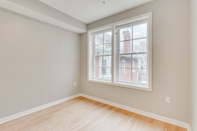 Photo - 2210 Wisconsin Ave NW Unidad 415