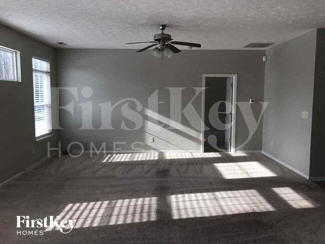 Photo - 688 Harbor Dr