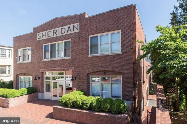 2516 Q St NW Unidad 209