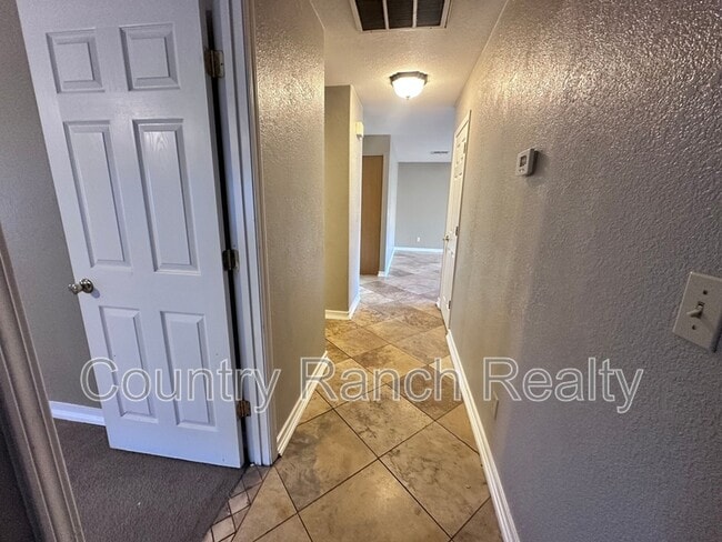 Photo - 538 Roadrunner Dr