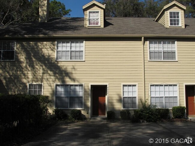 Building Photo - Spacious 2/2 Condo Avaiable now! Move in s...