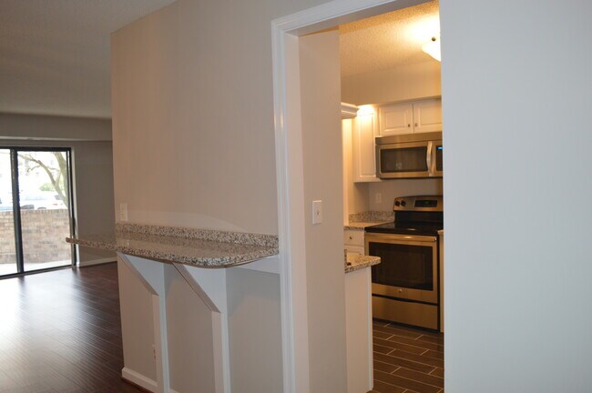 Photo - 5904 Mount Eagle Dr Unit 4-117