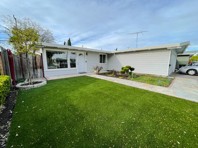 Photo - 758 Lakebird Dr