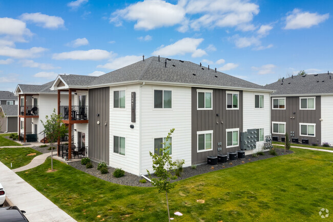 Building Photo - Poudre Trails Apartments