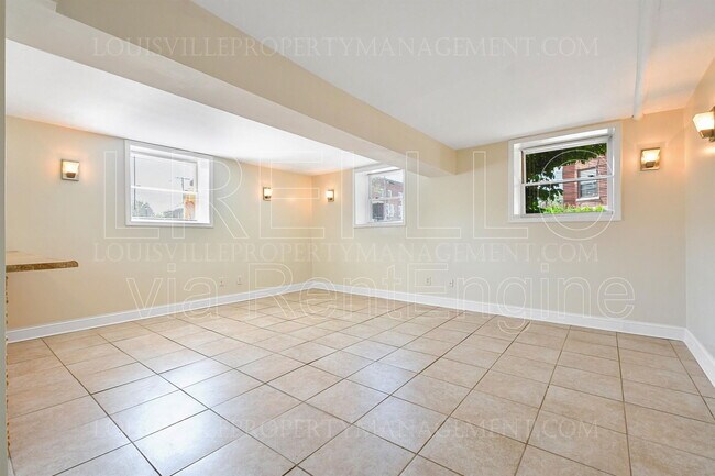 Photo - 1481 St James Ct