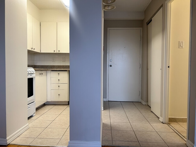 Photo - 3121 Kirwin Ave